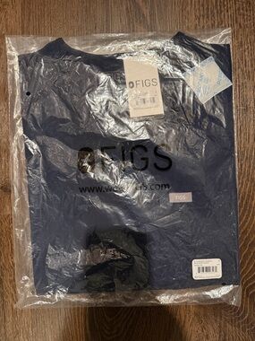 FIGS Oversized Catarina V Neck Scrub Top in Navy Blue